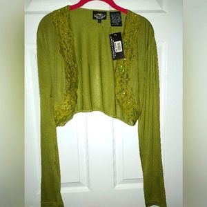 NWT HD women's size LG Shrug! Super Cute 🥰